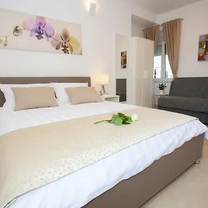 Summer Lounge Apartment Split